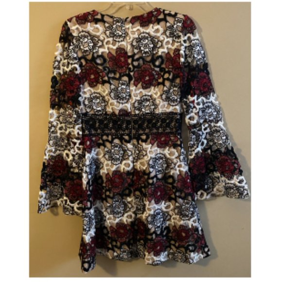 Monique Lhuillier Red and White Floral Dress - Picture 7 of 7